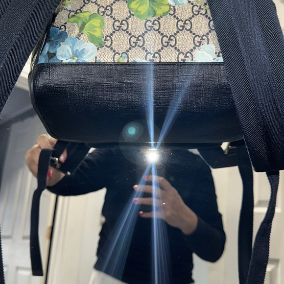 Gucci Bloom Backpack - Picture 8 of 14
